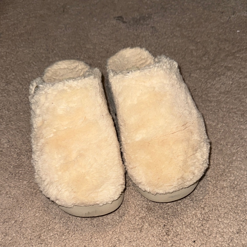 UGG Cozy Fuzzy Slippers